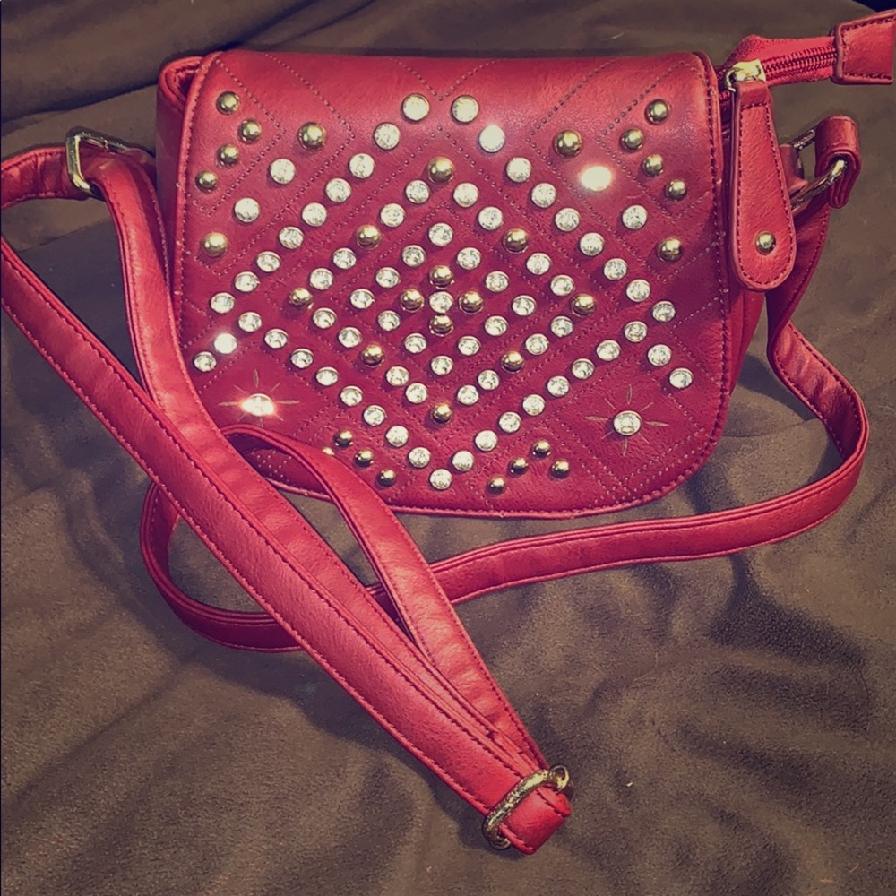 🔸♦️Bedazzled red purse/crossover purse♦️🔸